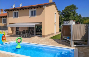 Awesome Home In Putini